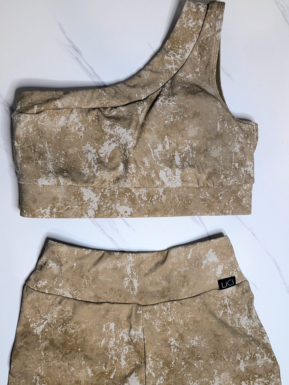 LiCi Fit Beige White Splatter One Shoulder Sports Bra Leggings Set S